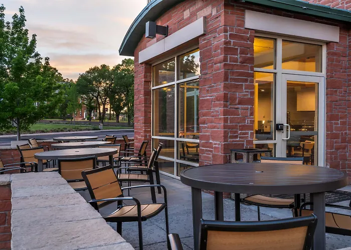 Drury Inn & Suites