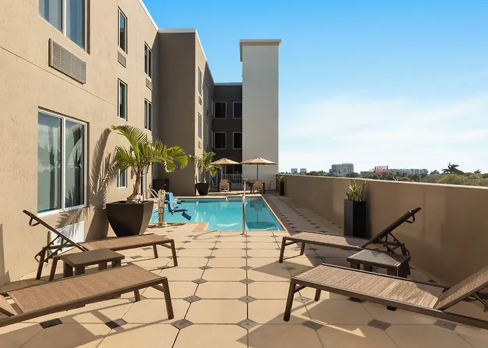 Holiday Inn Express Fort Lauderdale Airport South By Ihg