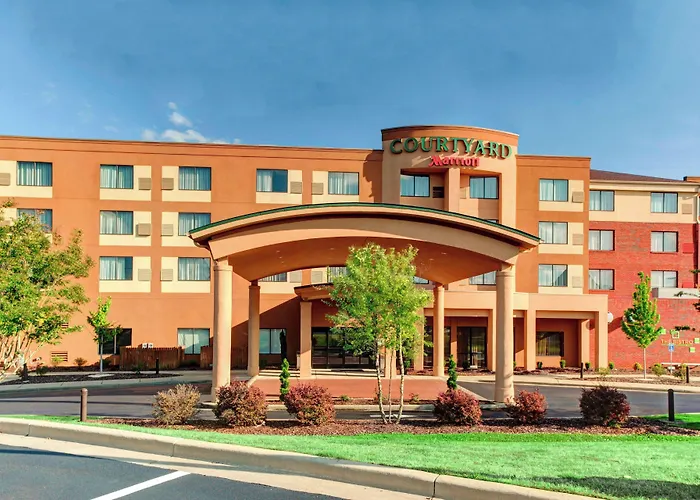 Courtyard By Marriott Anniston Oxford
