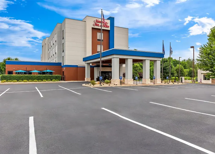 Hampton Inn & Suites