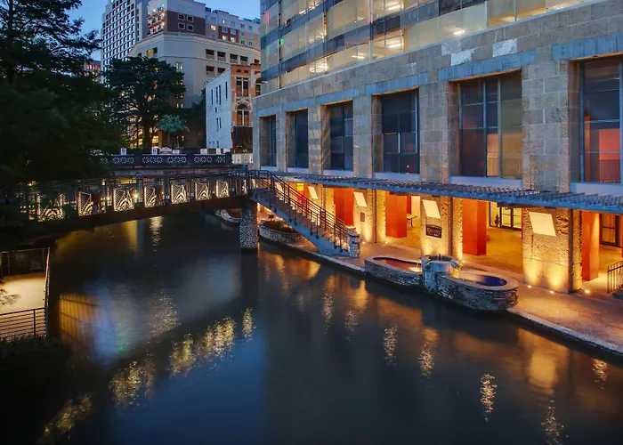 Drury Plaza Riverwalk