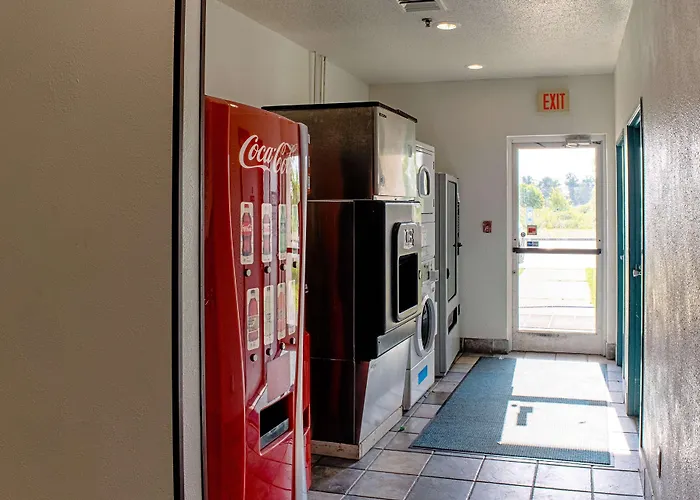 Motel 6-Seymour, In - North