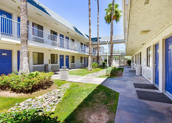 Motel 6-, Az - South