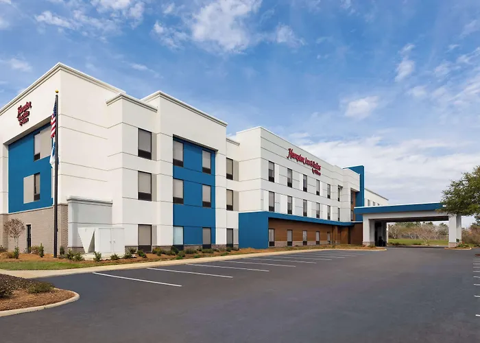 Hampton Inn & Suites