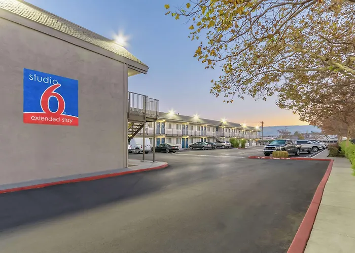Motel 6 Hayward, Ca- Silicon Valley Gateway