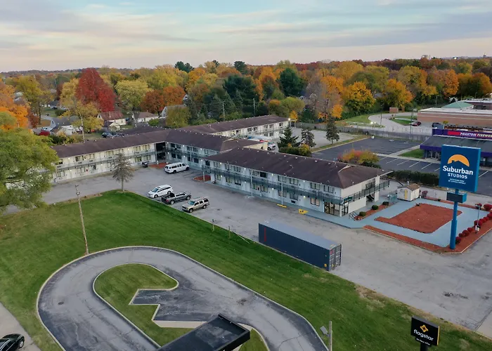 Oyo South Bend - Campus