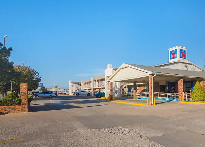 Motel 6-, Ok