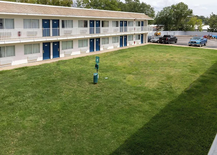 Motel 6-, Tx