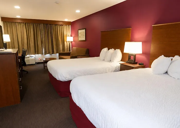Coratel Inn & Suites By Jasper Black River Falls, Wi