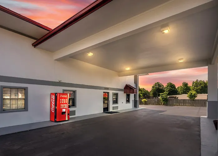 Red Roof Inn , Ar
