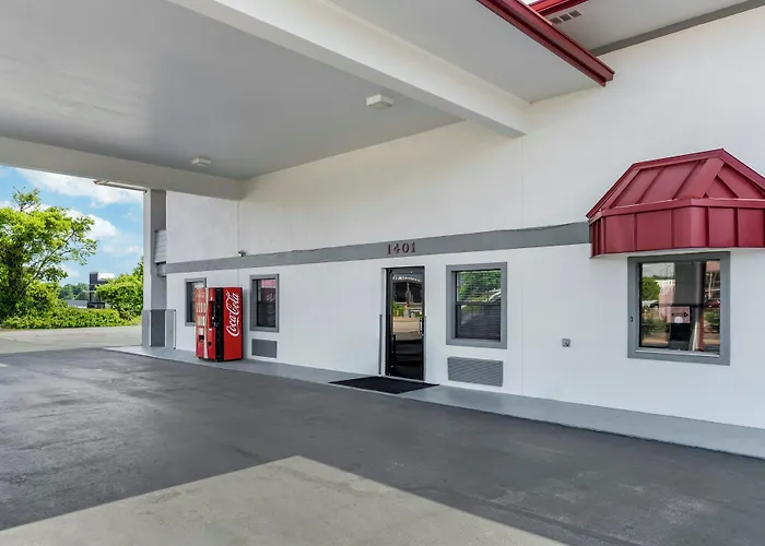 Red Roof Inn , Ar