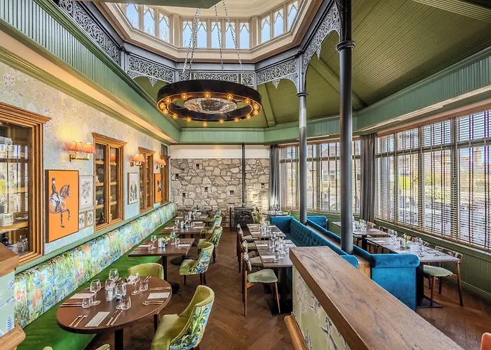 Palm Court Hotel