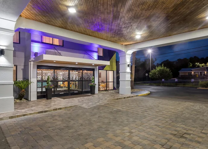 Spark By Hilton Biloxi Ocean Springs