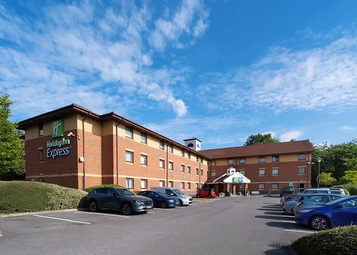Holiday Inn Express Taunton East By Ihg