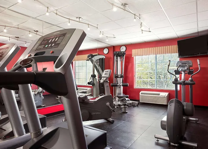 Country Inn & Suites By Radisson, Clinton, Ia