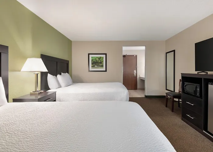 Baymont By Wyndham Rockford