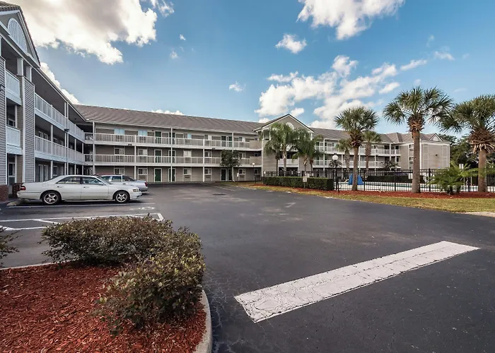 Hometowne Studios By Red Roof Orlando South