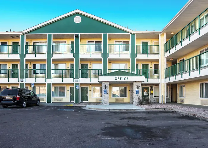 Hometowne Studios By Red Roof Colorado Springs - Airport