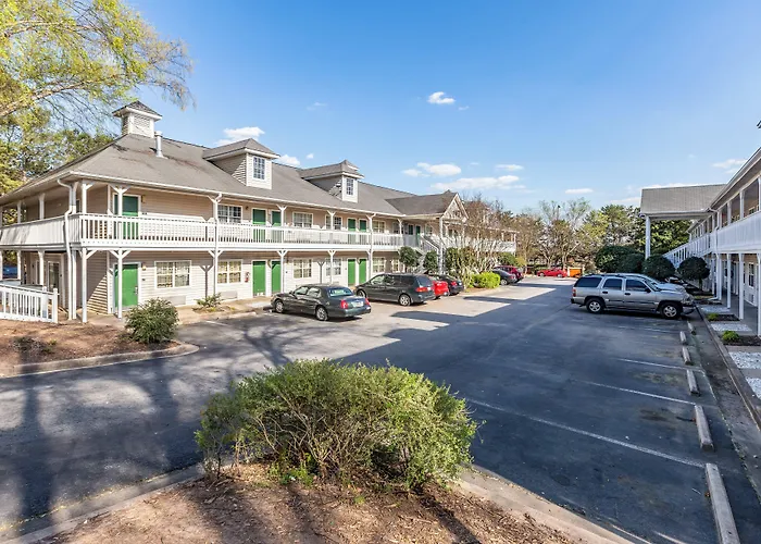 Hometowne Studios By Red Roof Atlanta - Norcross South