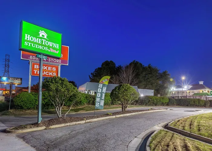 Hometowne Studios By Red Roof Atlanta - Norcross South