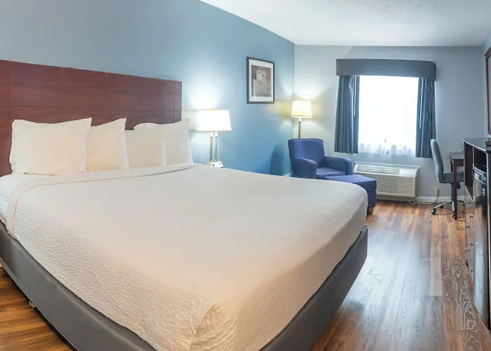 Baymont By Wyndham Delaware Hotel