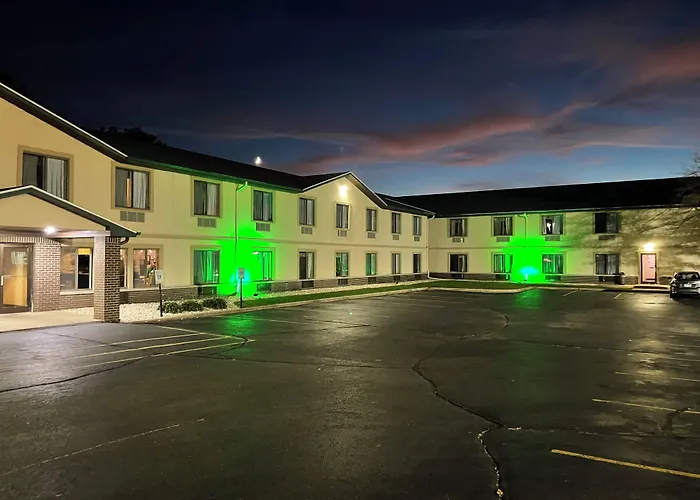 Delavan Inn And Suites