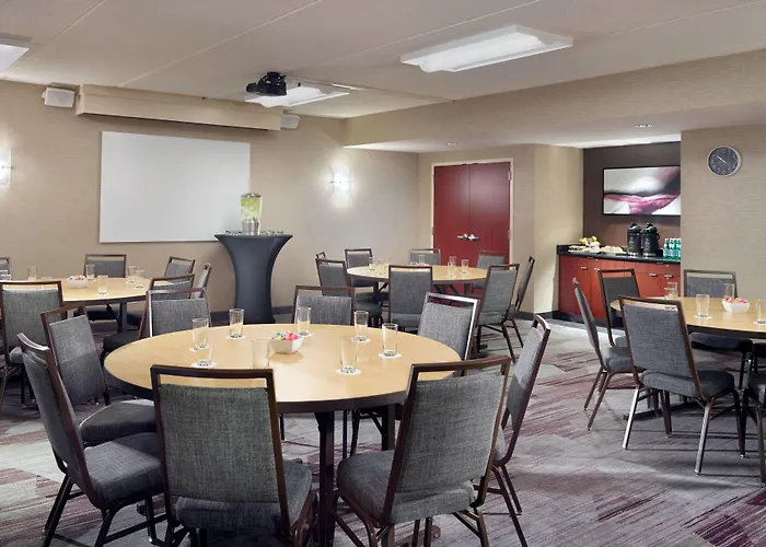 Courtyard By Marriott Raleigh Midtown