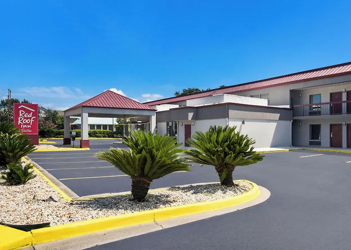 Red Roof Inn & Suites Statesboro - University