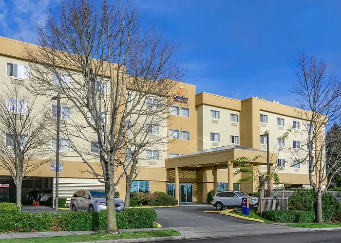 Comfort Inn & Suites North