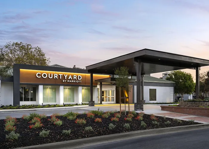 Courtyard By Marriott San Mateo