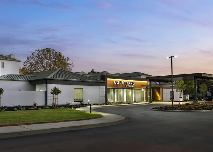 Courtyard By Marriott San Mateo