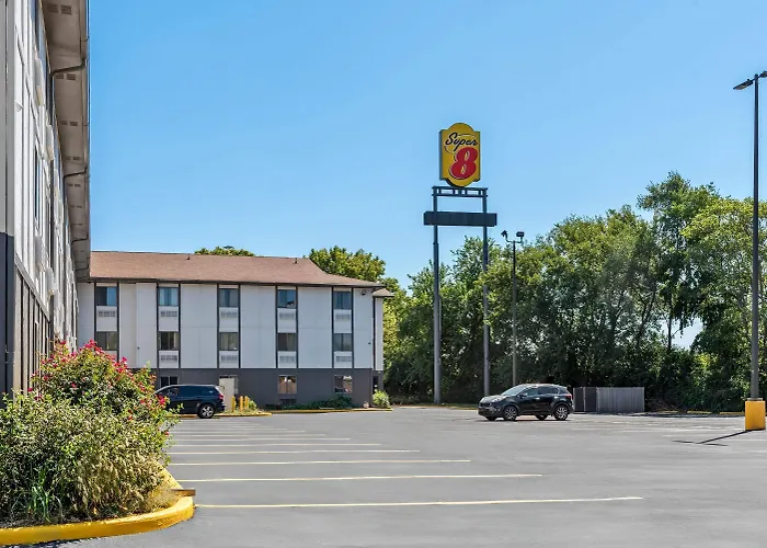 Super 8 By Wyndham Terre Haute