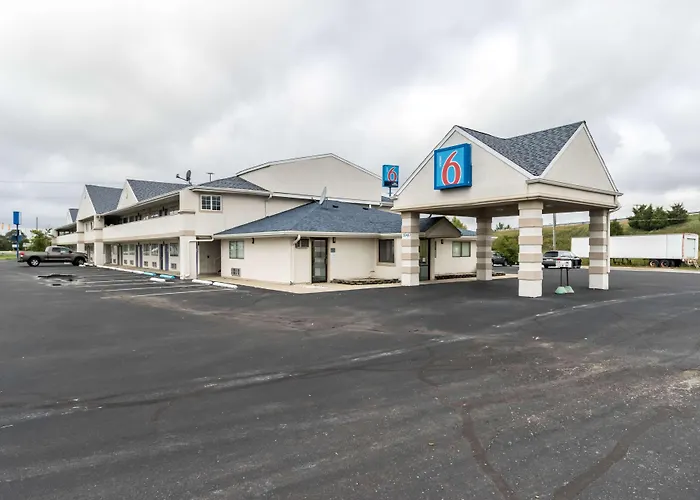Motel 6-, In
