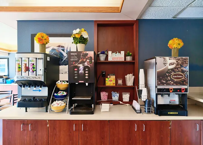 Days Inn By Wyndham Fargo - West Acres