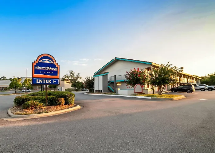 Howard Johnson By Wyndham Columbus Fort Moore