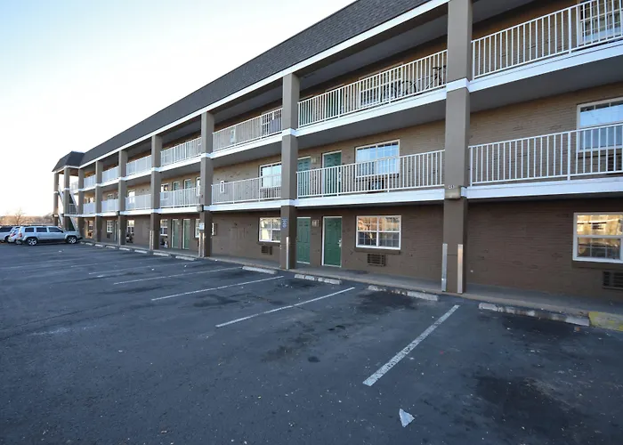 Hometowne Studios By Red Roof Denver - Lakewood West