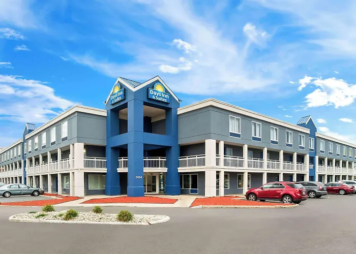Days Inn & Suites By Wyndham Warren