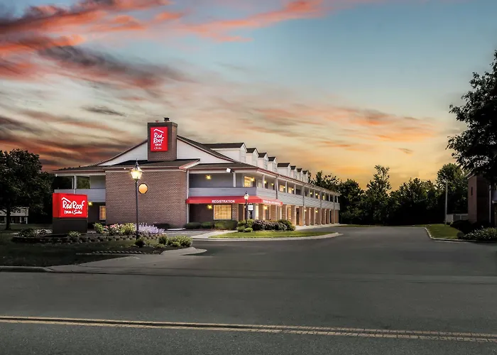 Red Roof Inn & Suites Marysville