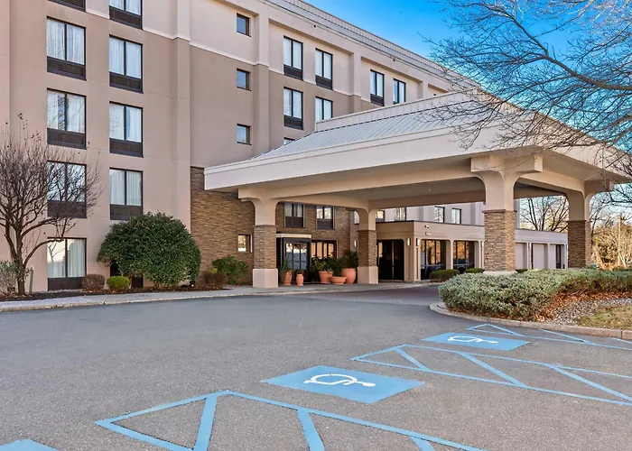 Comfort Inn & Suites Somerset - New Brunswick