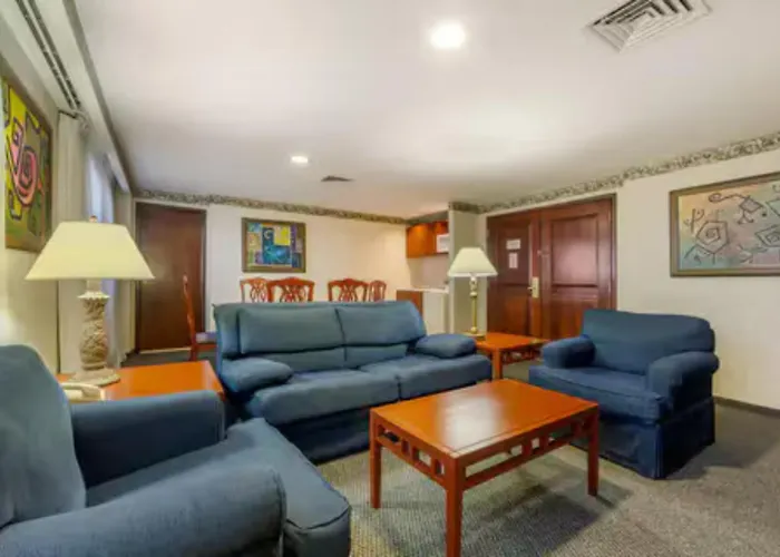 Quality Inn Monterrey La Fe