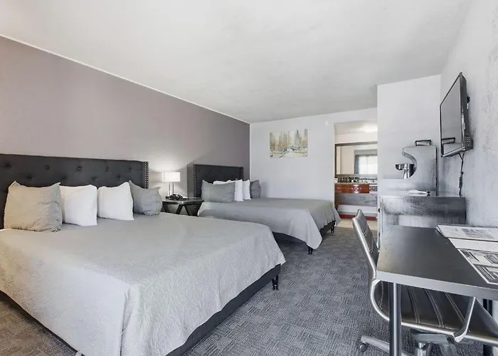 R Nite Star Inn And Suites -Home Of The Cowboys & Rangers
