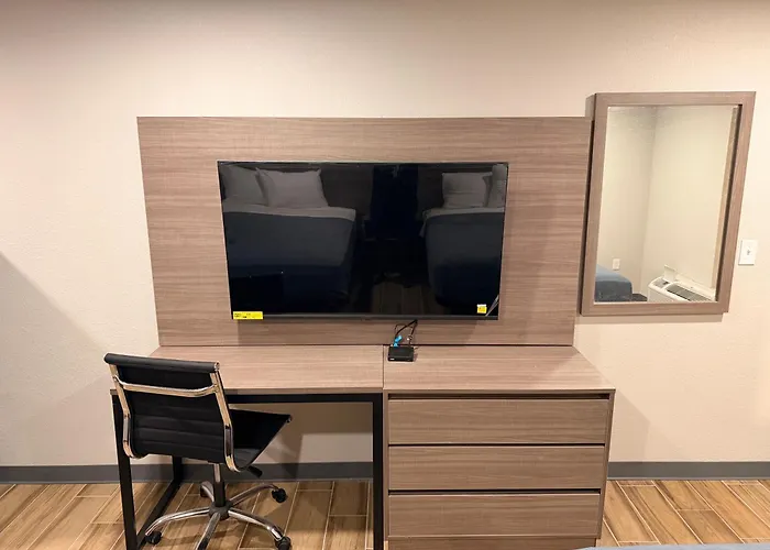 Quality Inn & Suites North
