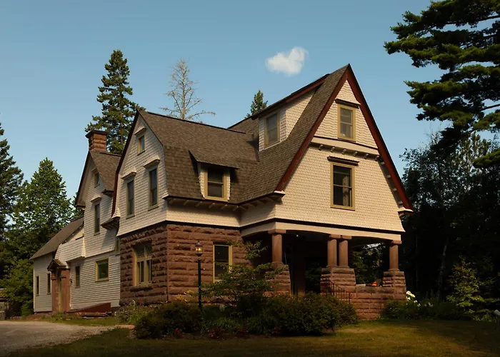 Pinehurst Inn Bed & Breakfast
