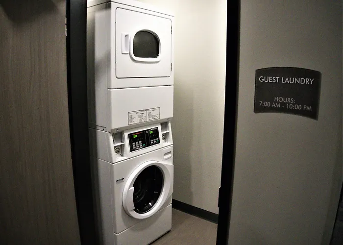 Brookstone Inn & Suites