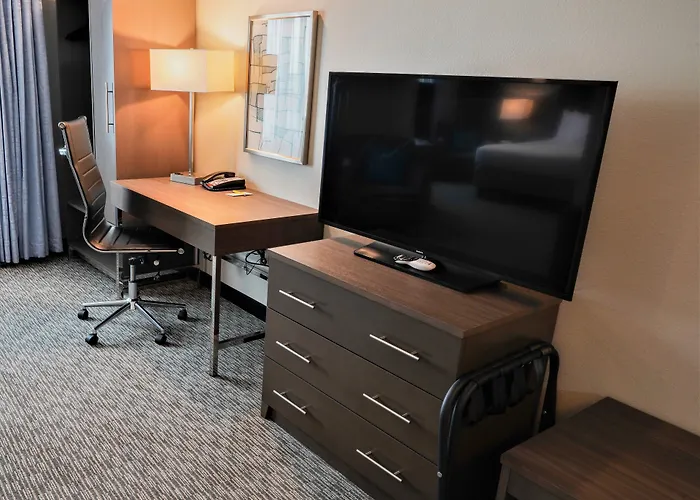 Brookstone Inn & Suites