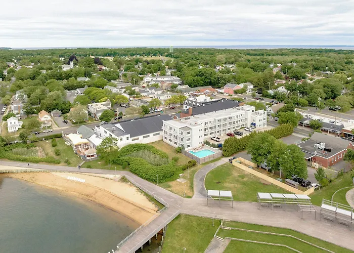Harbor Front Inn