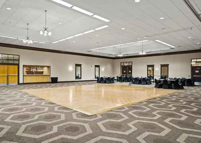 Royle Hotel Milwaukee Airport