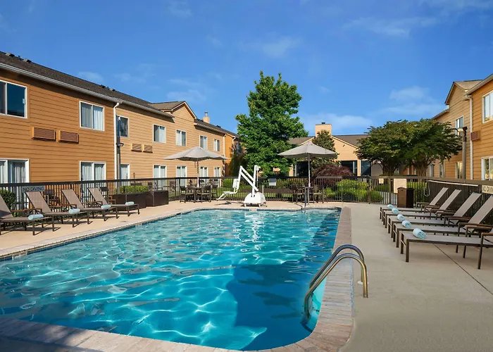 Sonesta Select Hamilton Place