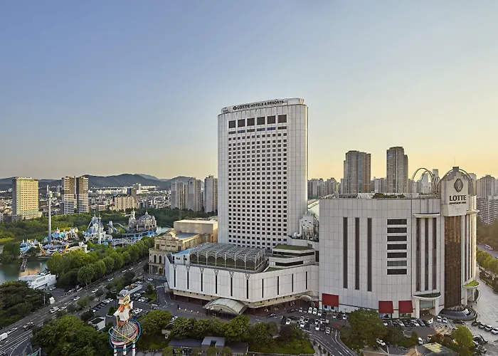 Lotte Hotel World