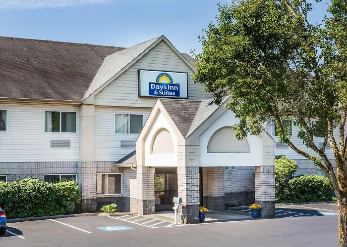Days Inn & Suites By Wyndham